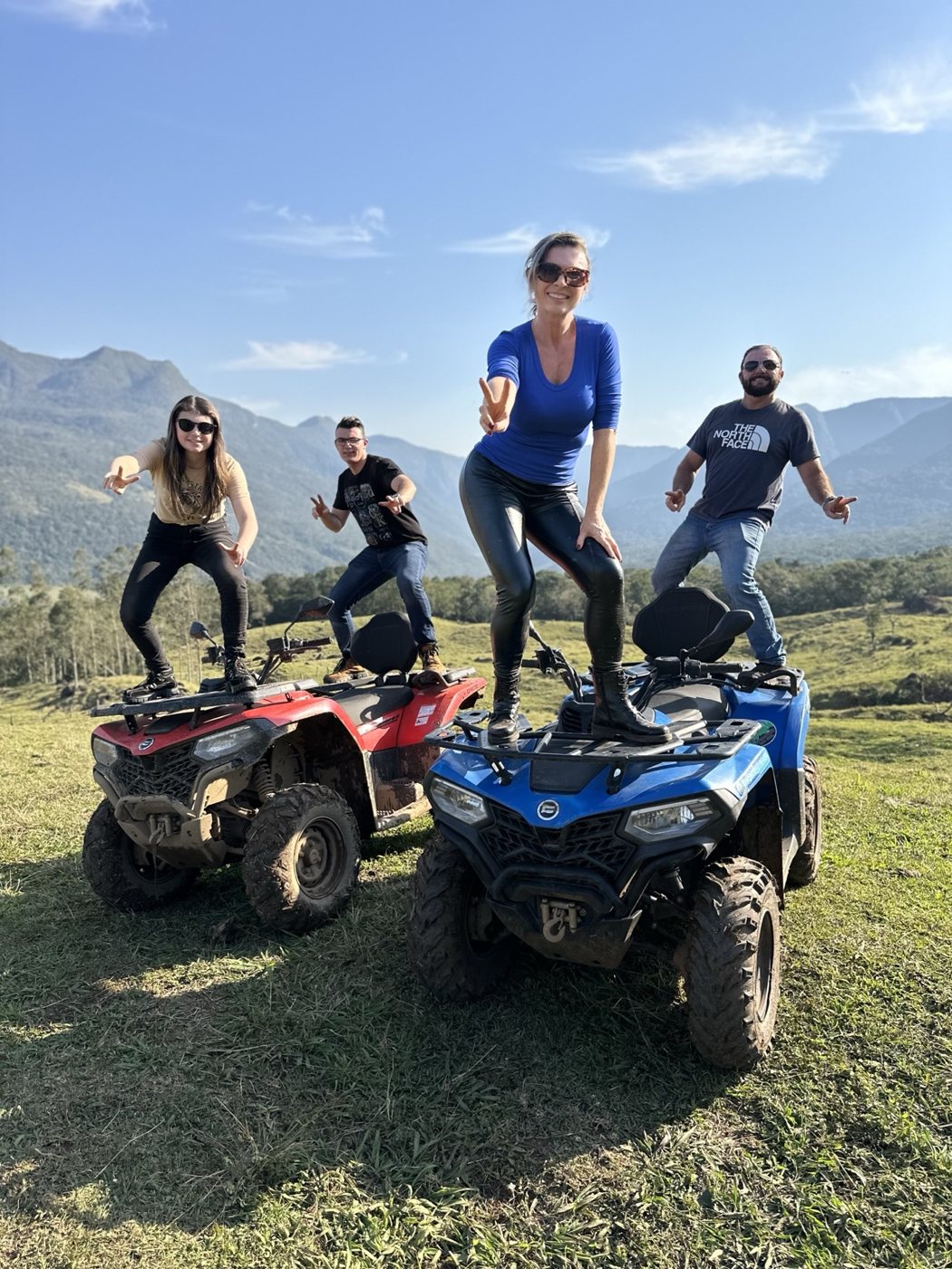 Passeio 4x4 de quadriciclo em Praia Grande-SC